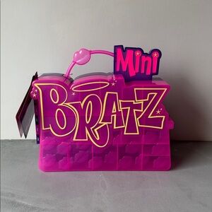 NWT BRATZ MINI COLLECTOR’S CASE